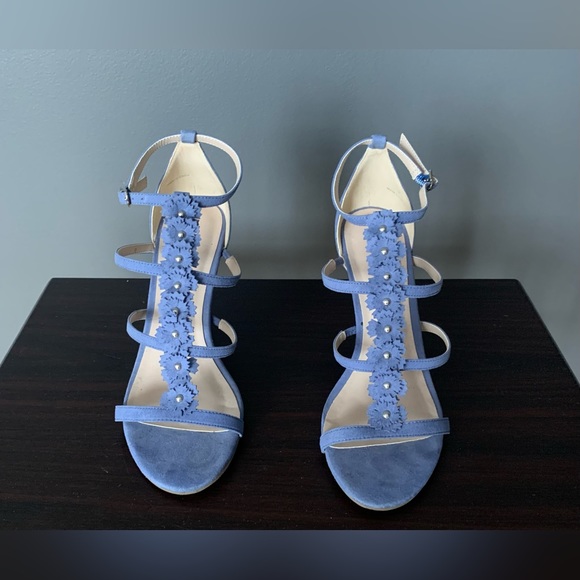 Le Chateau Heels - Picture 4 of 4